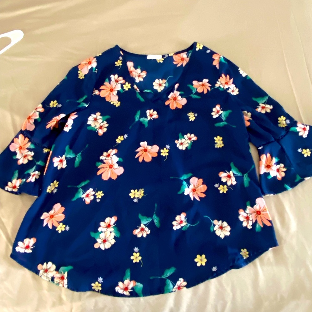 navy floral blouse